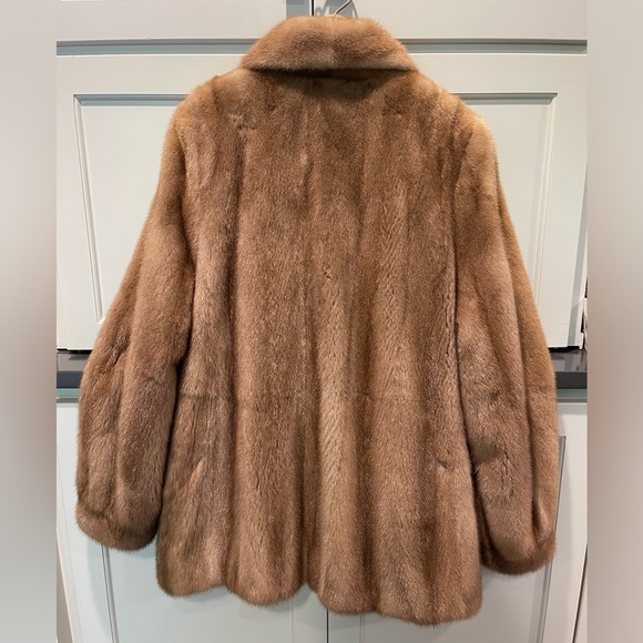 Gorgeous Blond Mink Jacket - Picture 5 of 12